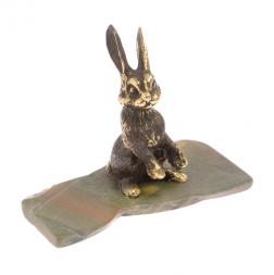 Сувенир из бронзы на подставке из яшмы "Зайчик"