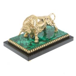 Бронзовая статуэтка "Бык" на подставке из малахита цвет золото