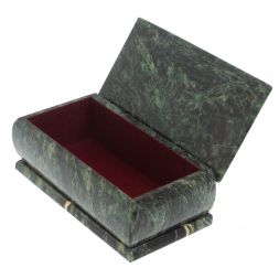 Шкатулка "Домик в зимнем лесу" из шабровского змеевика 18х9х6,5 см