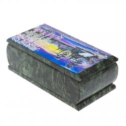 Шкатулка "Домик в зимнем лесу" из шабровского змеевика 18х9х6,5 см